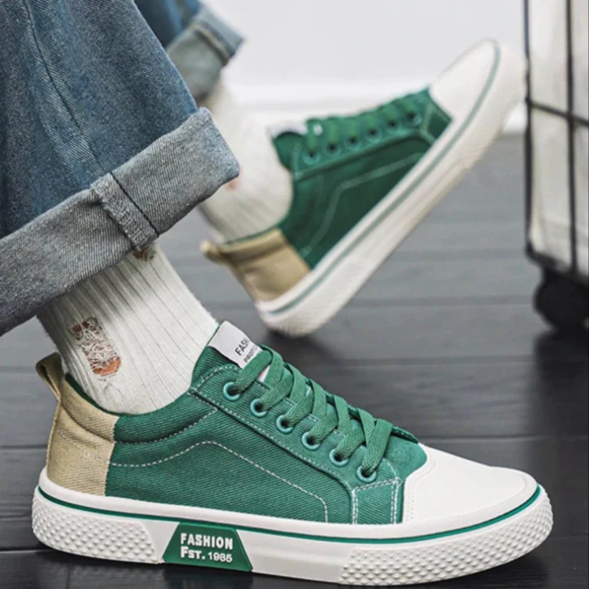 Men's Lace-Up Colour-Block Canvas Low-Top Trainers
