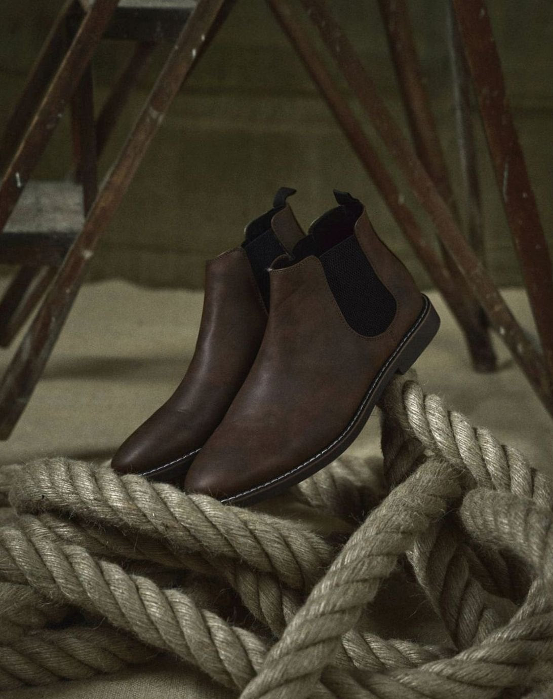 Men's Slip-On Leather Chelsea Boots