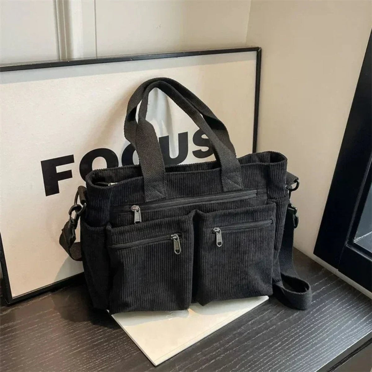Women's Corduroy Multi-Pocket Convertible Tote Bag - Schwarz