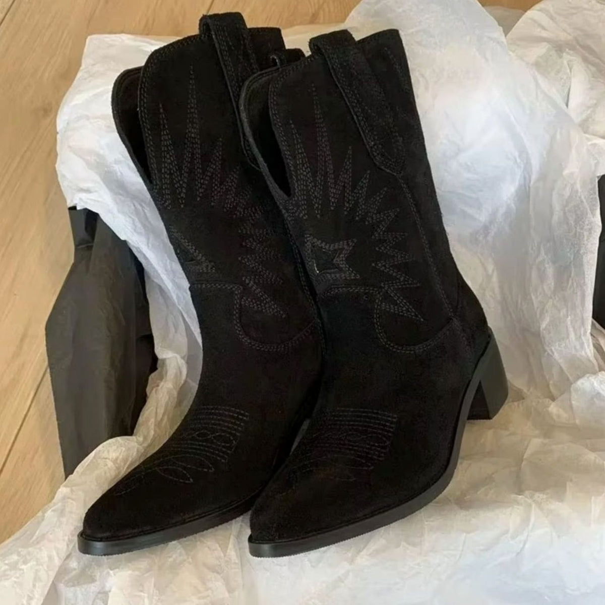 Women's Embroidered Suede Pointed-Toe Cowboy Boots - Black
