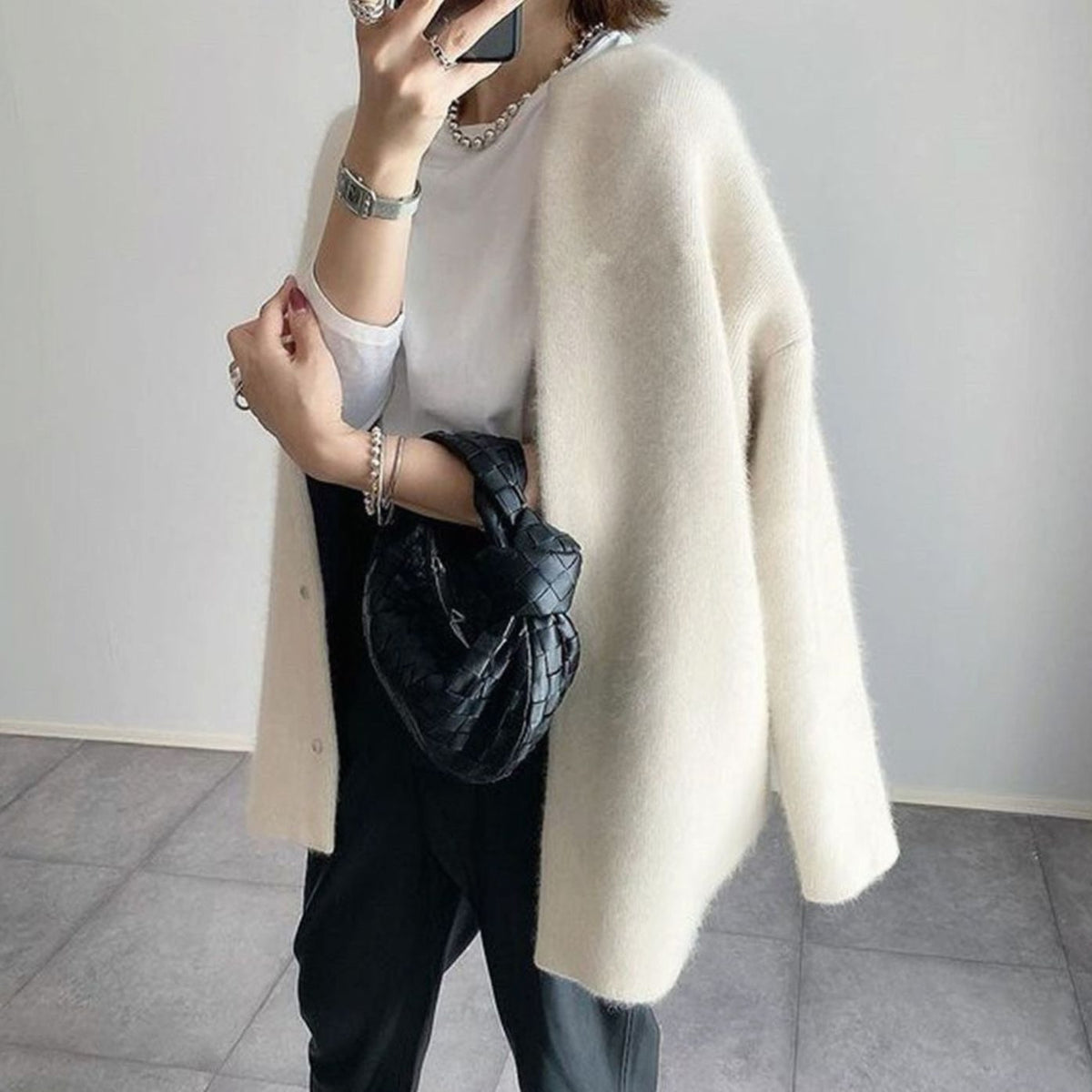 Women's Oversized Button-Up Knit Cardigan Round Neck