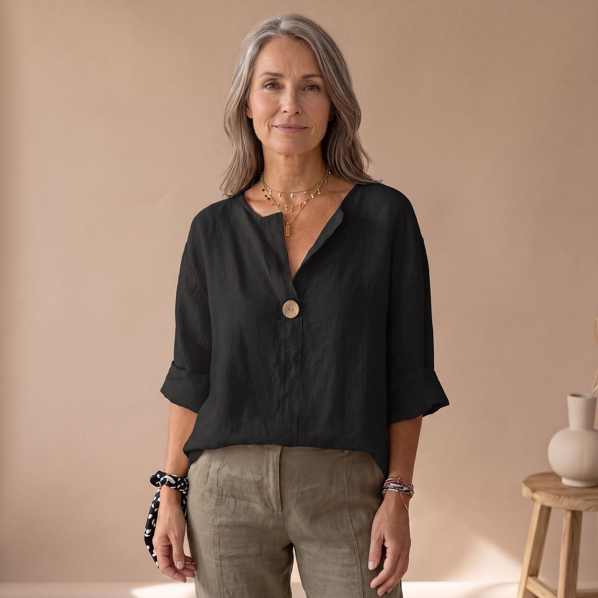 Women's Relaxed V-Neck Cotton-Linen Blouse - Black