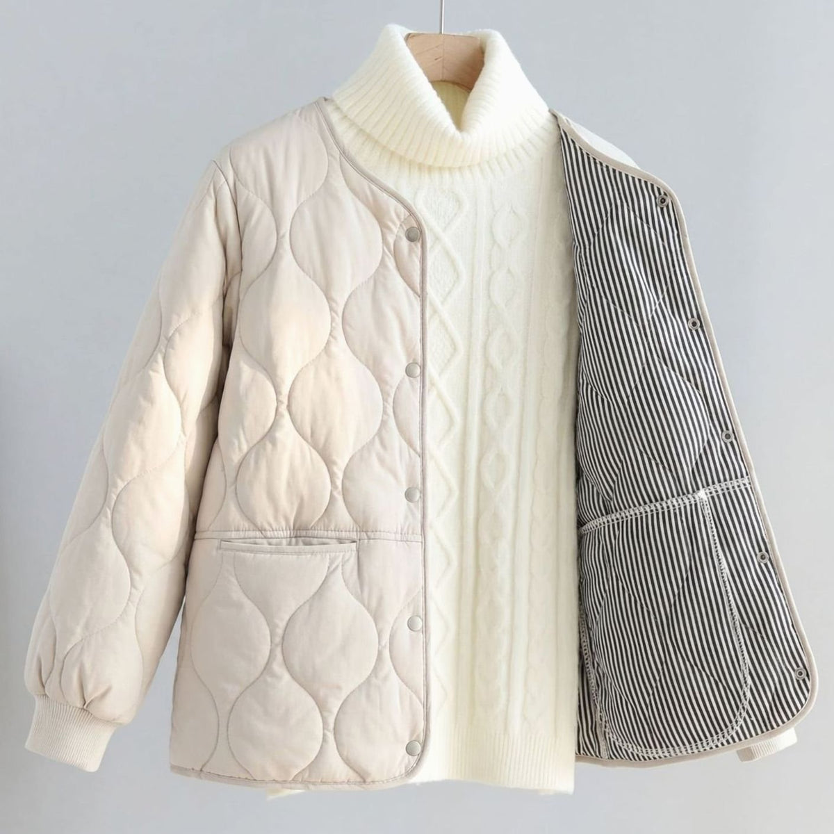 Women's Winter Coat Quilted Cotton-Padded V-Neck Jacket - Black