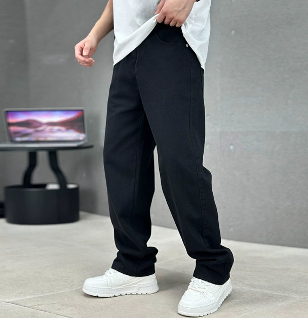 Men’s Spring Loose-Fit Straight Leg Denim Jeans