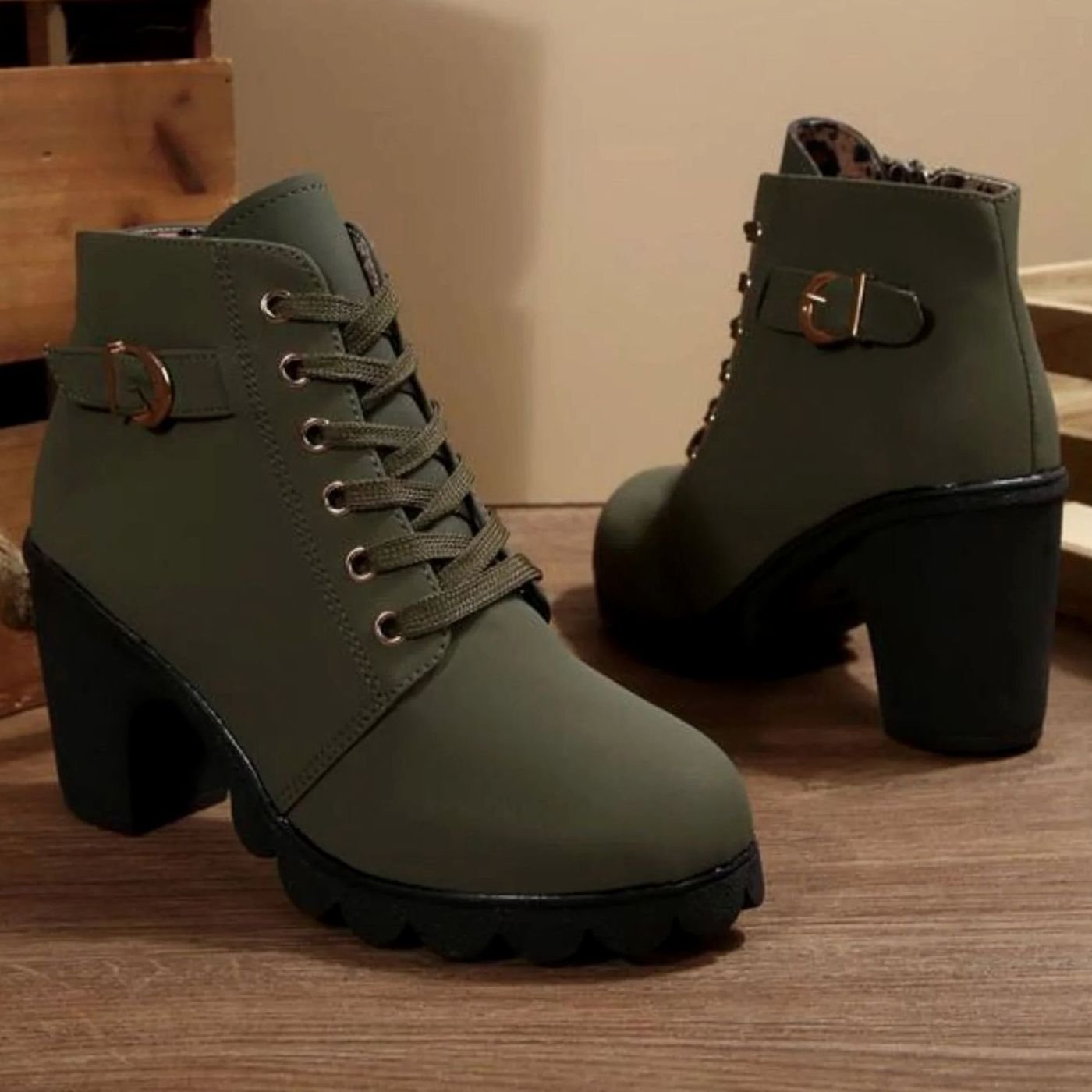 Women's Block-Heel Lace-Up Ankle Boots Metal Buckle - Olive Green