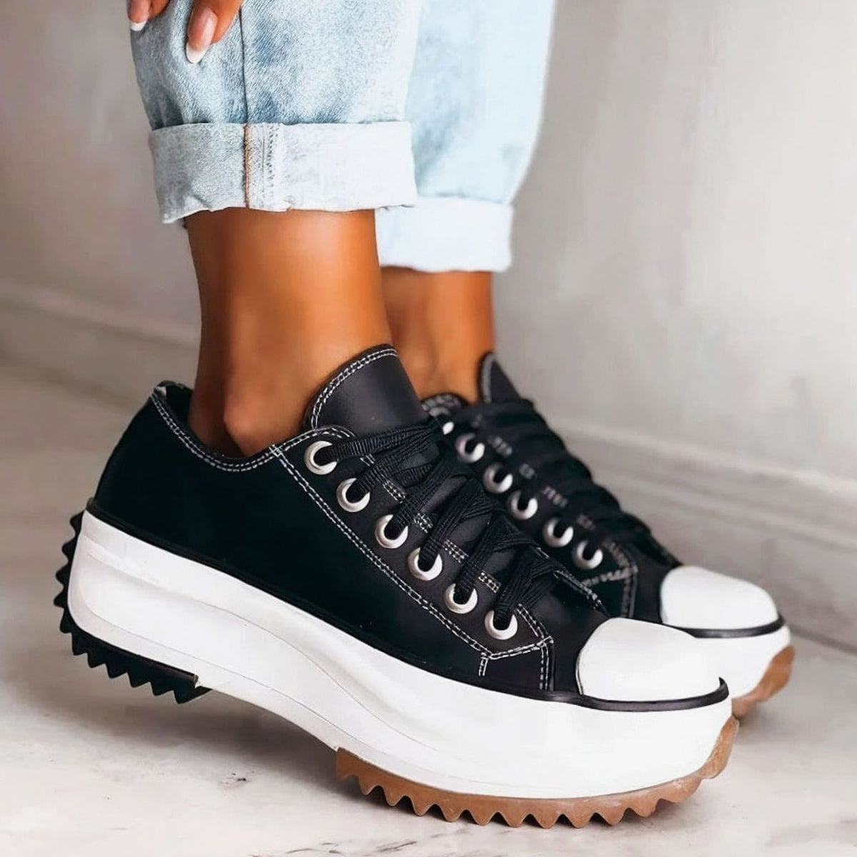 Women's Canvas Platform Lace-Up Low-Top Trainers - Black