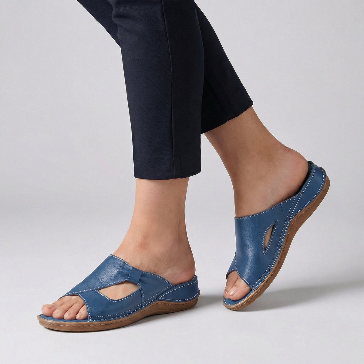 Women's Comfortable Sandals Flat Slip-On Mule Cut-Out Detail - Blue