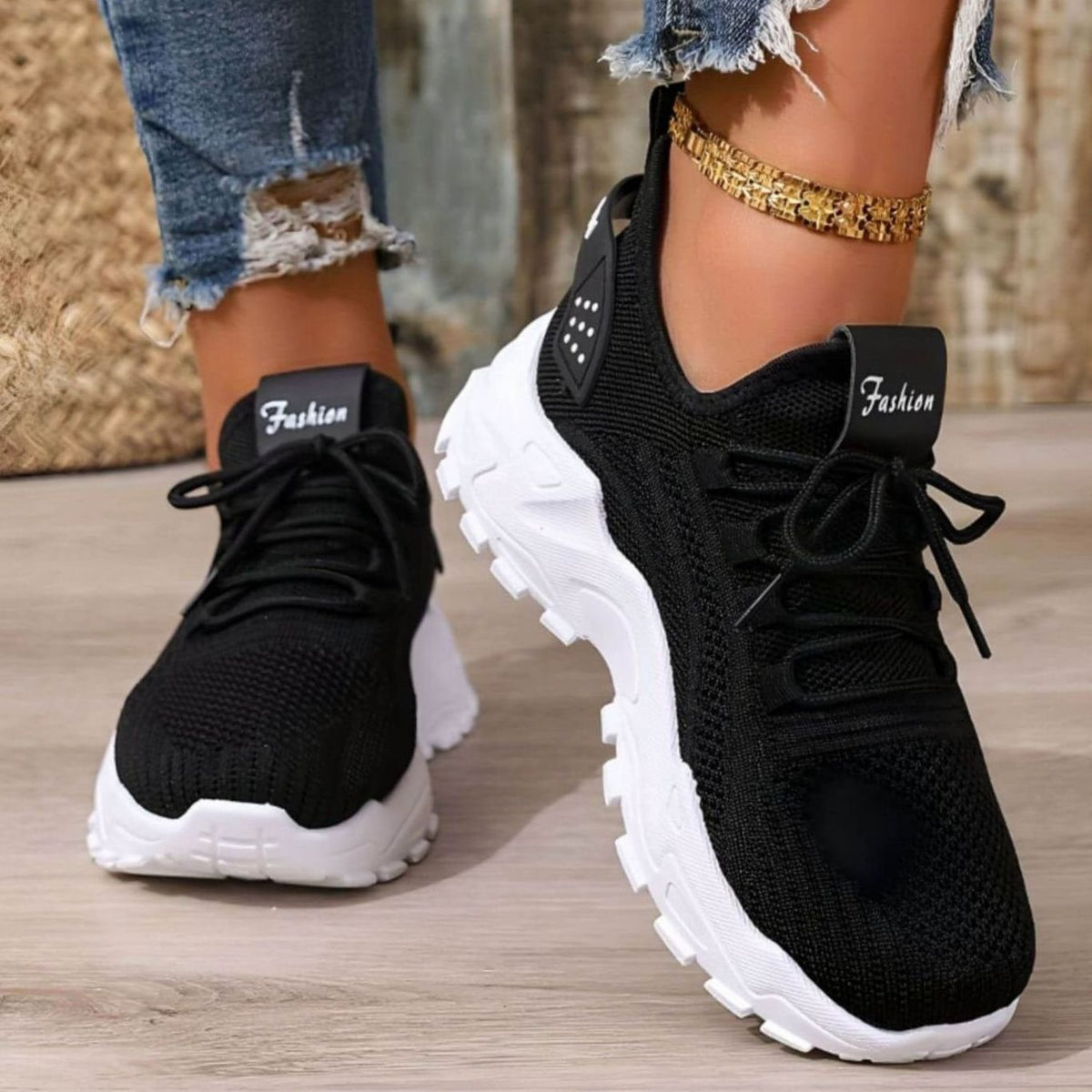 Women's Cushioned Walking Trainers Breathable Knit Lace-Up Trainers - Black