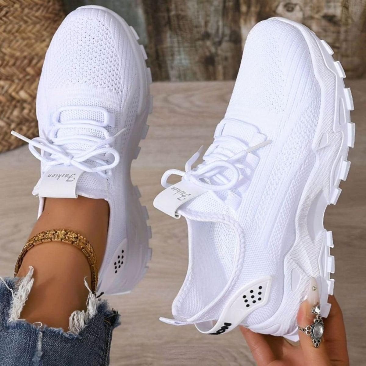 Women's Cushioned Walking Trainers Breathable Knit Lace-Up Trainers - White
