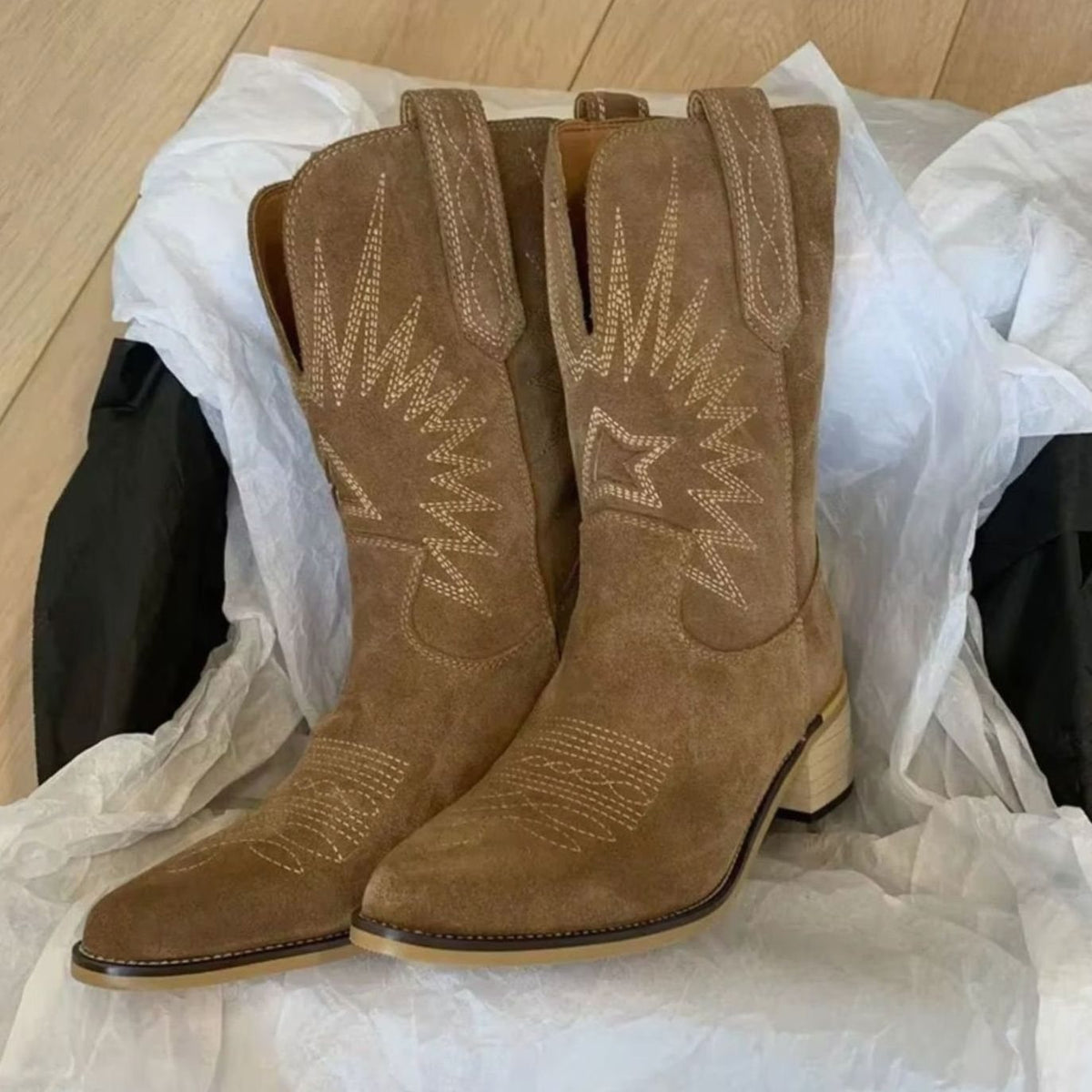 Women's Embroidered Suede Pointed-Toe Cowboy Boots - Brown