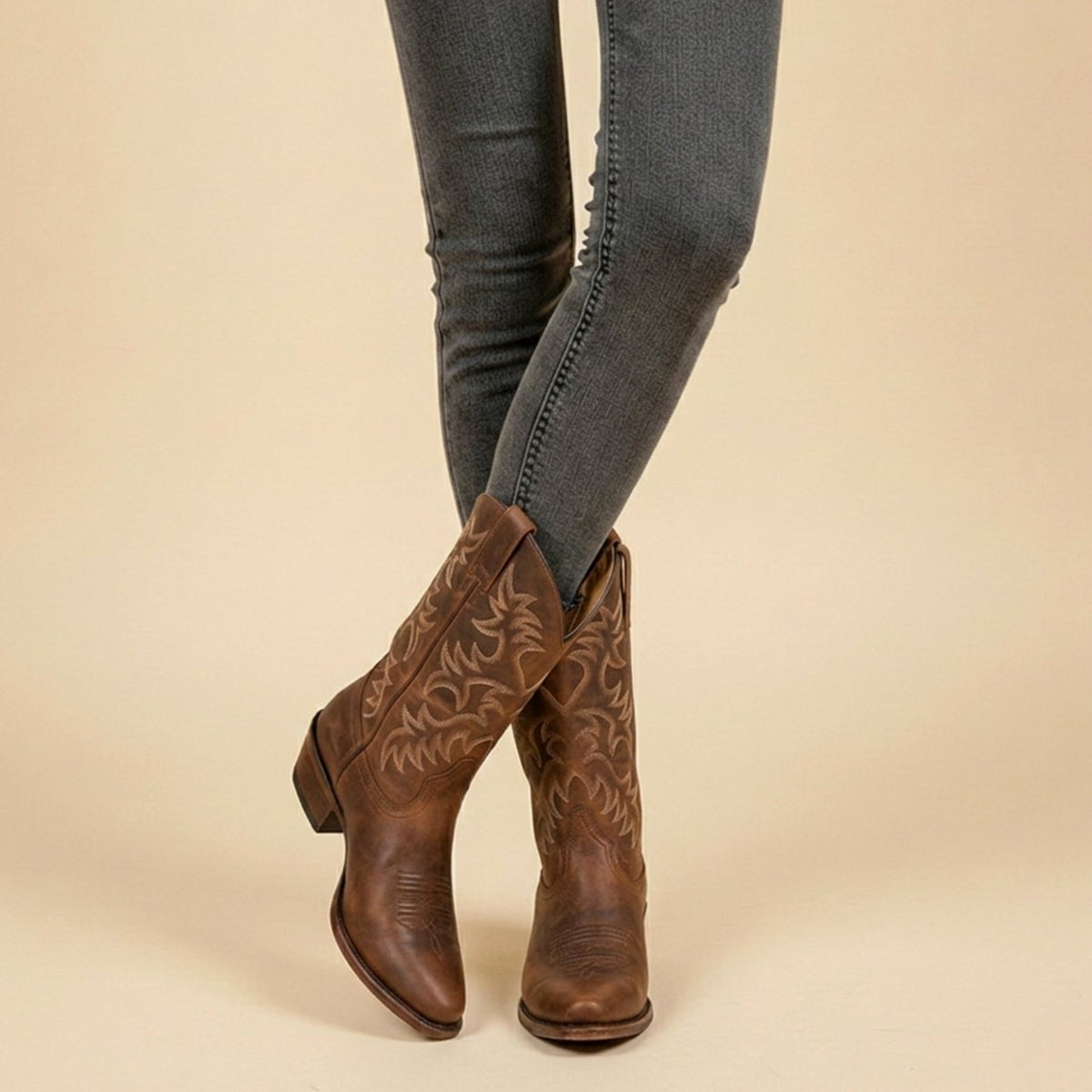 Women's Embroidered Western Cowboy Boots Low Block Heel - Brown