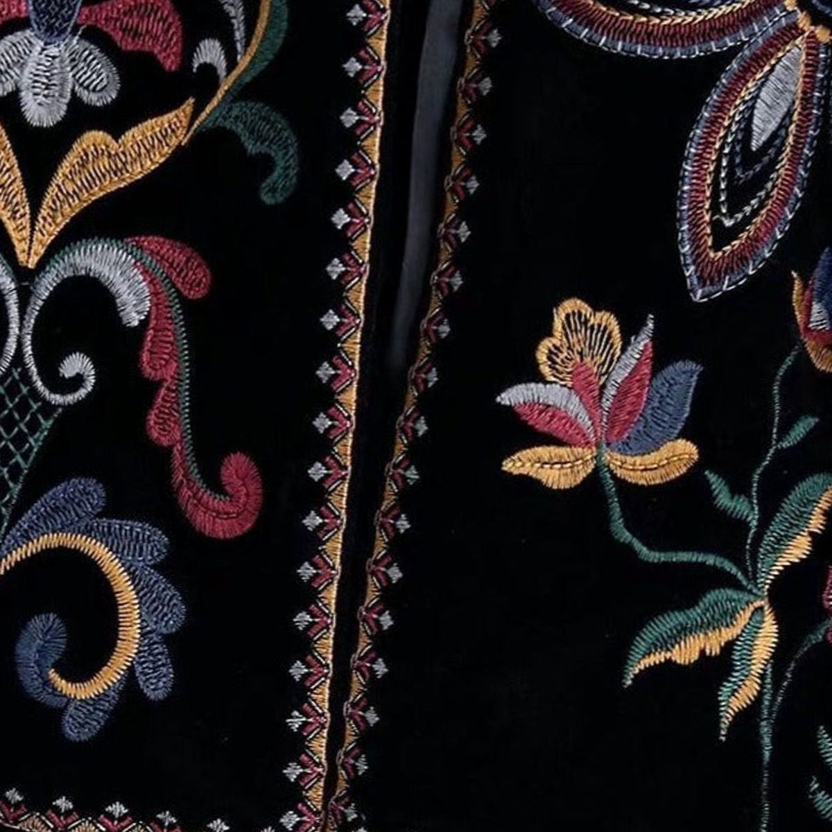 Women's Floral Embroidered Velvet Cropped Open-Front Jacket