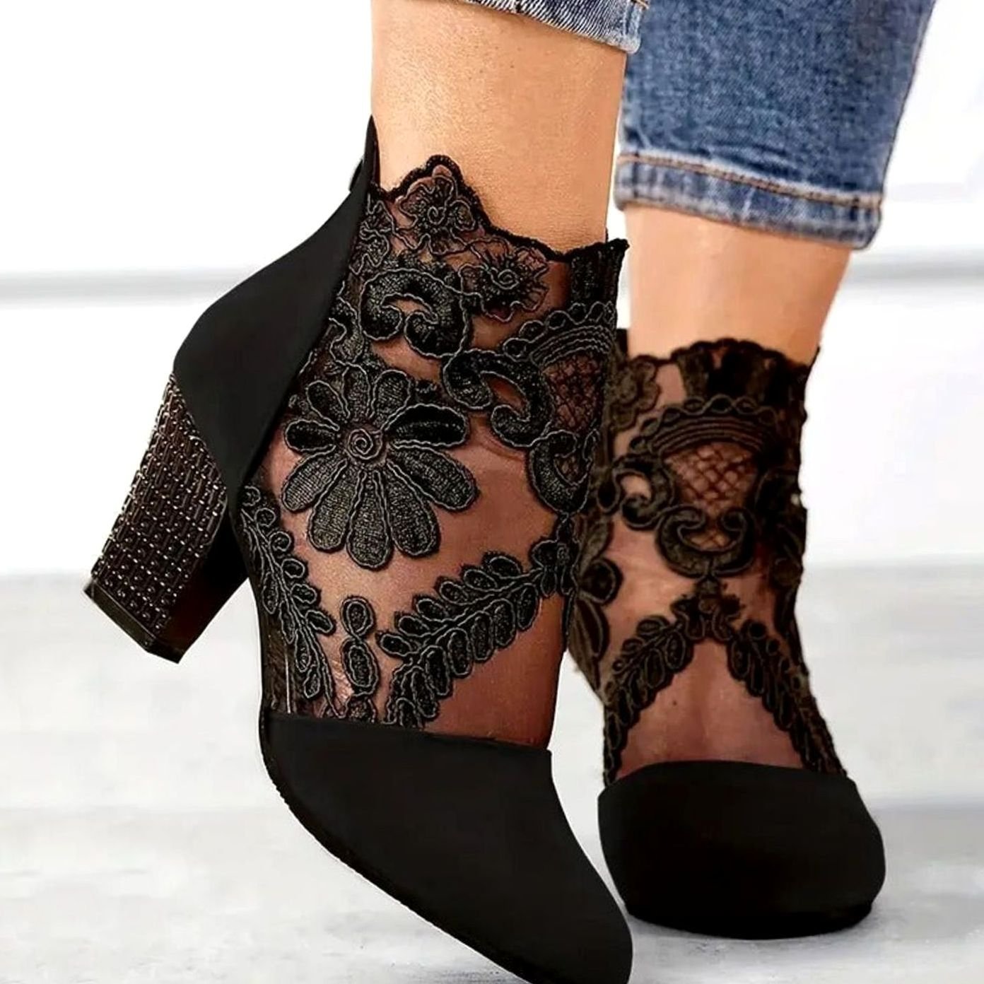 Women's Floral Lace Block-Heel Pointed-Toe Ankle Heels - Black