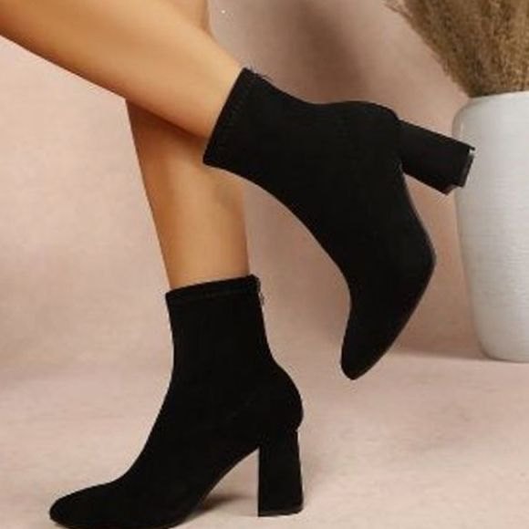 Women's Leopard Print Block Heel Pointed Toe Ankle Boots - Black