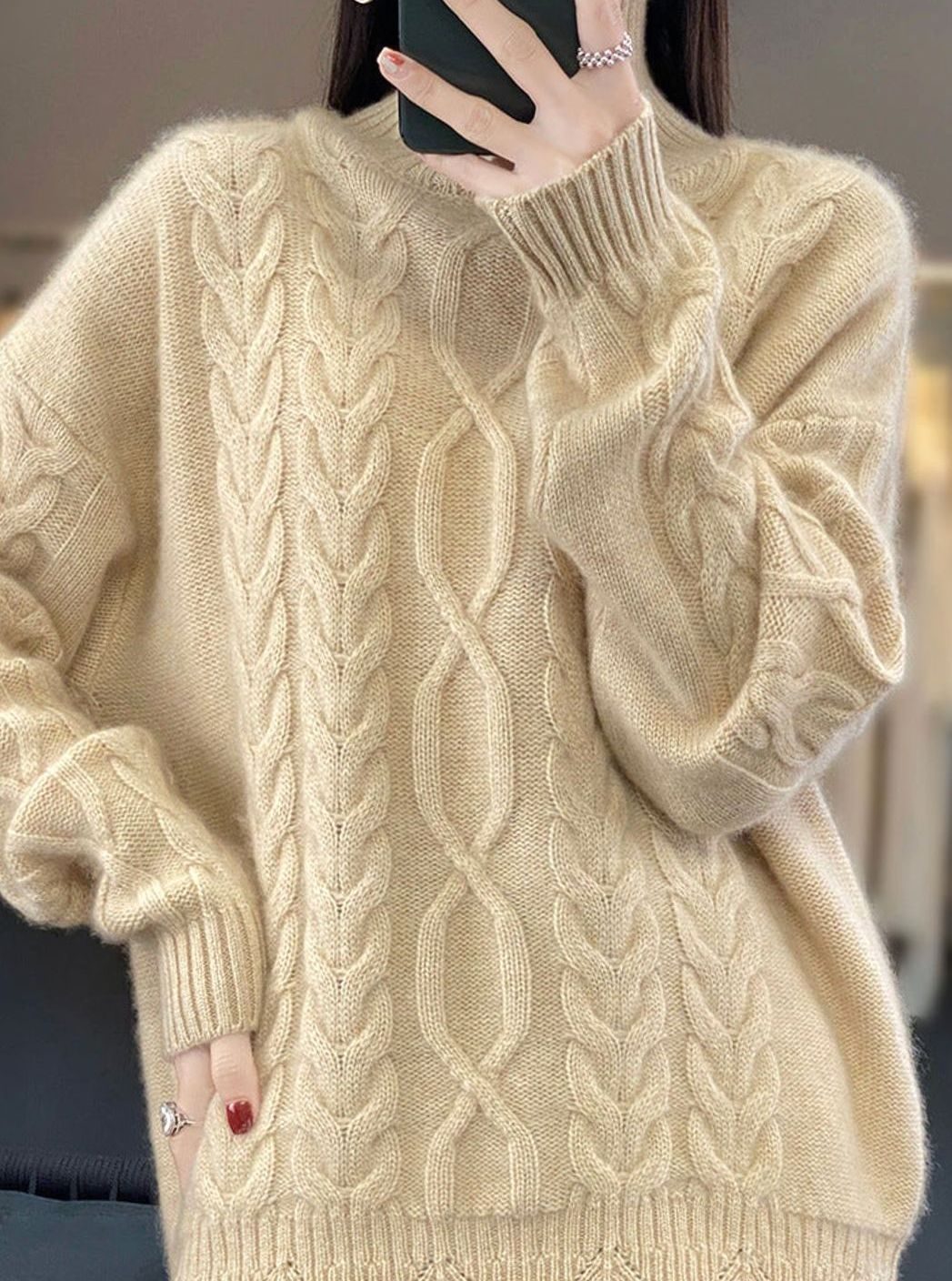 Women's Oversized Cable-Knit Crew Neck Jumper