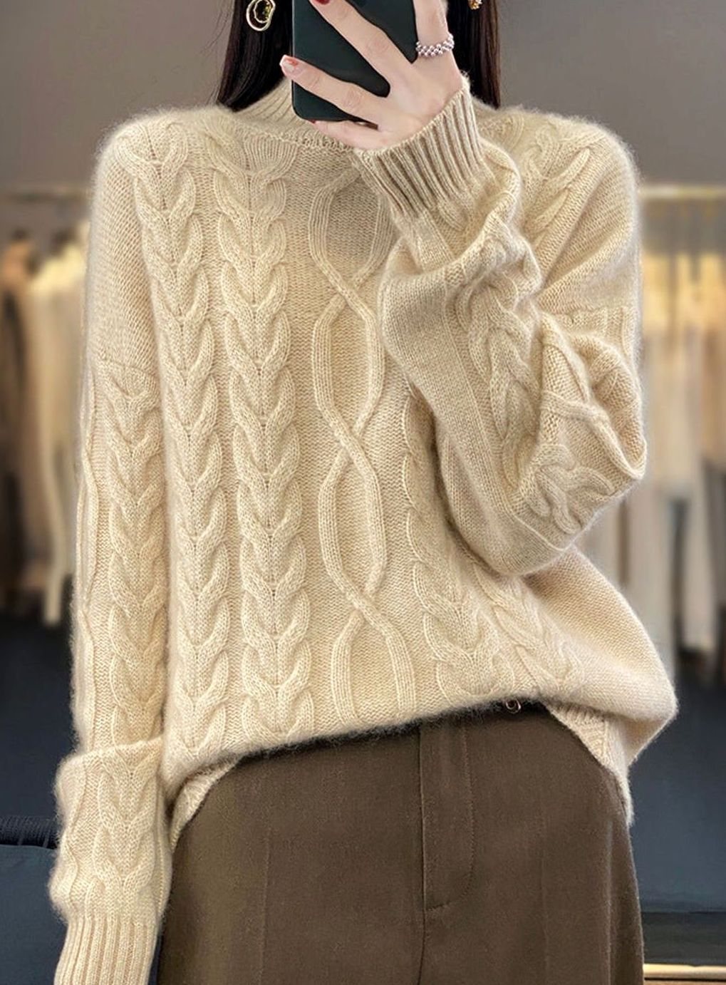 Women's Oversized Cable-Knit Crew Neck Jumper