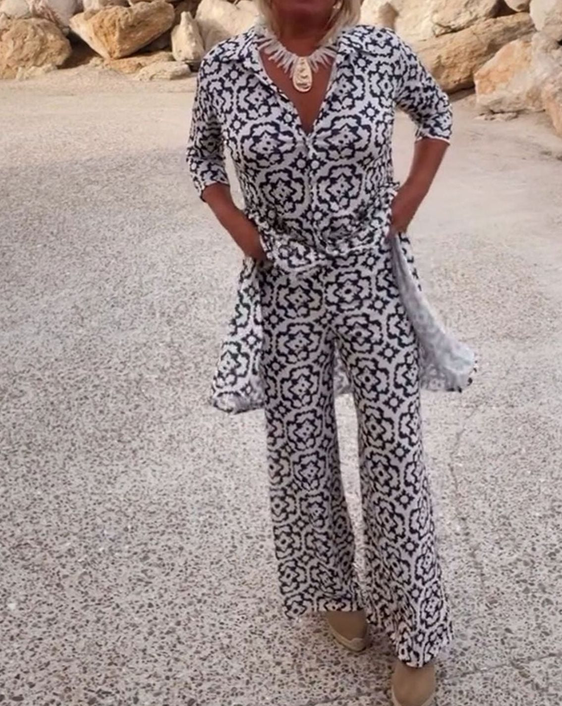 Women's Printed Blouse Straight-Leg Trouser Two-Piece Set