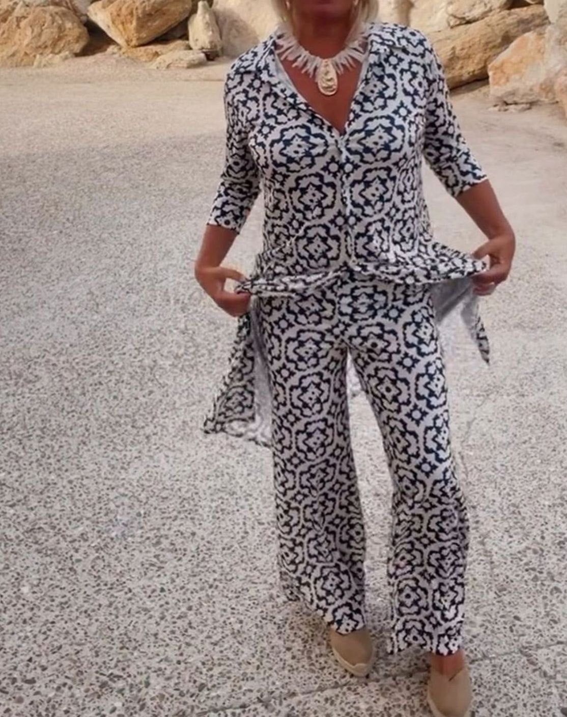 Women's Printed Blouse Straight-Leg Trouser Two-Piece Set