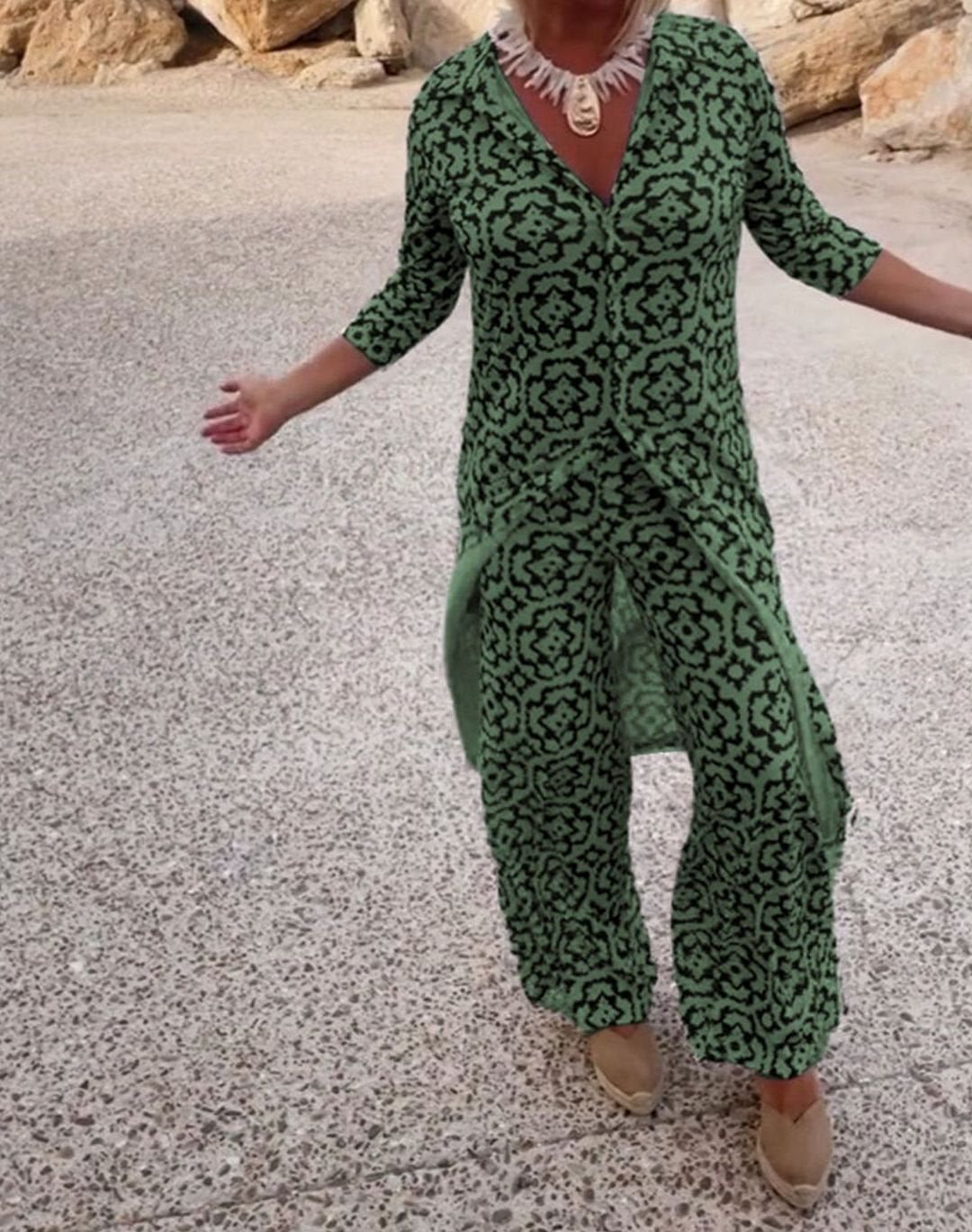 Women's Printed Blouse Straight-Leg Trouser Two-Piece Set