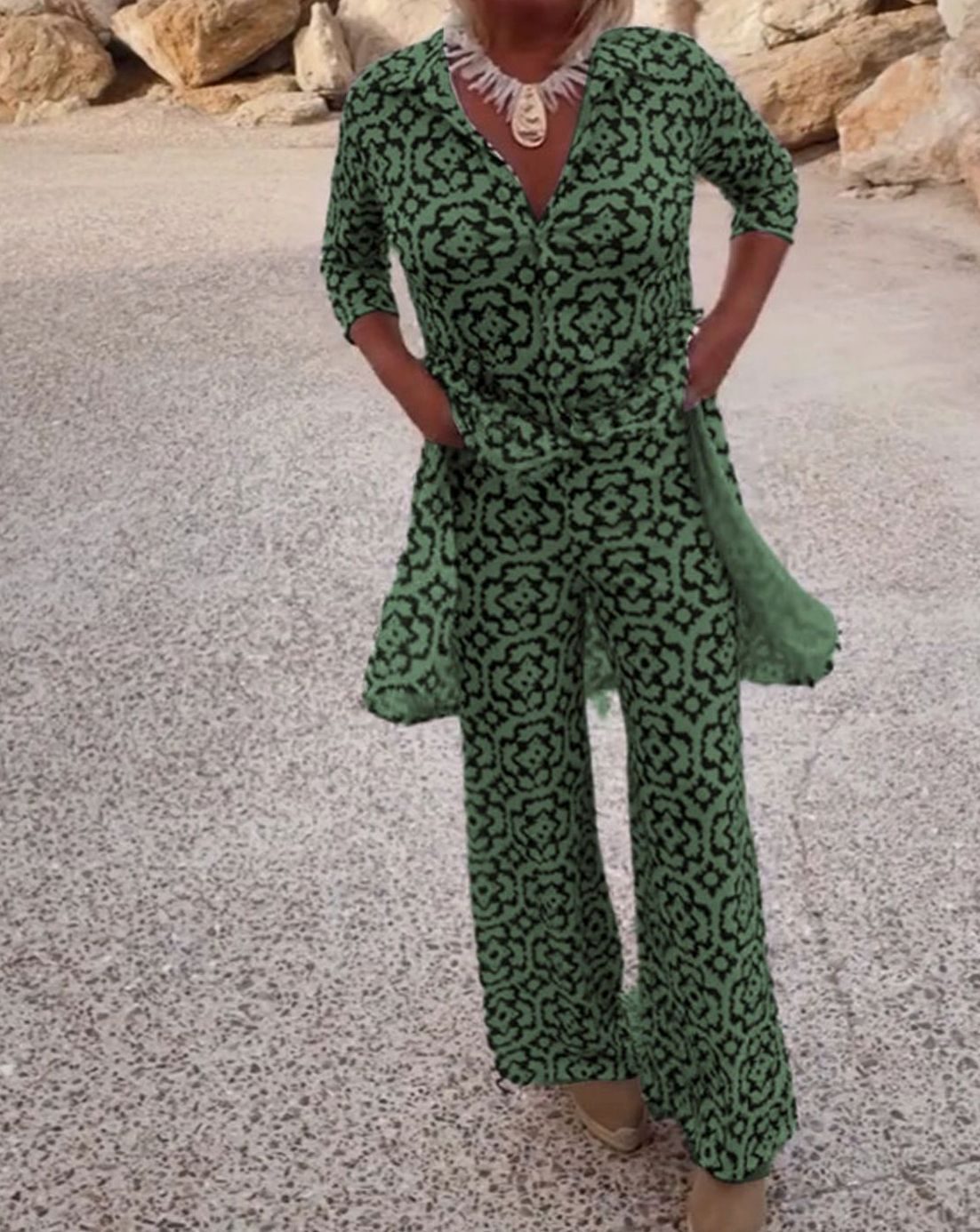 Women's Printed Blouse Straight-Leg Trouser Two-Piece Set