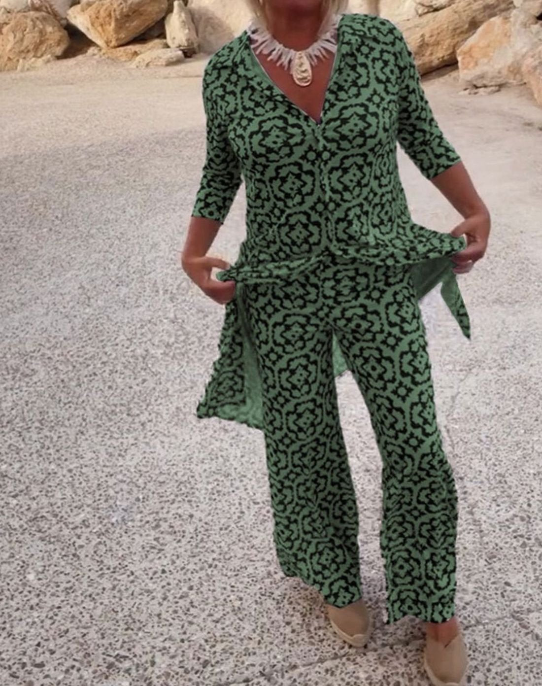 Women's Printed Blouse Straight-Leg Trouser Two-Piece Set