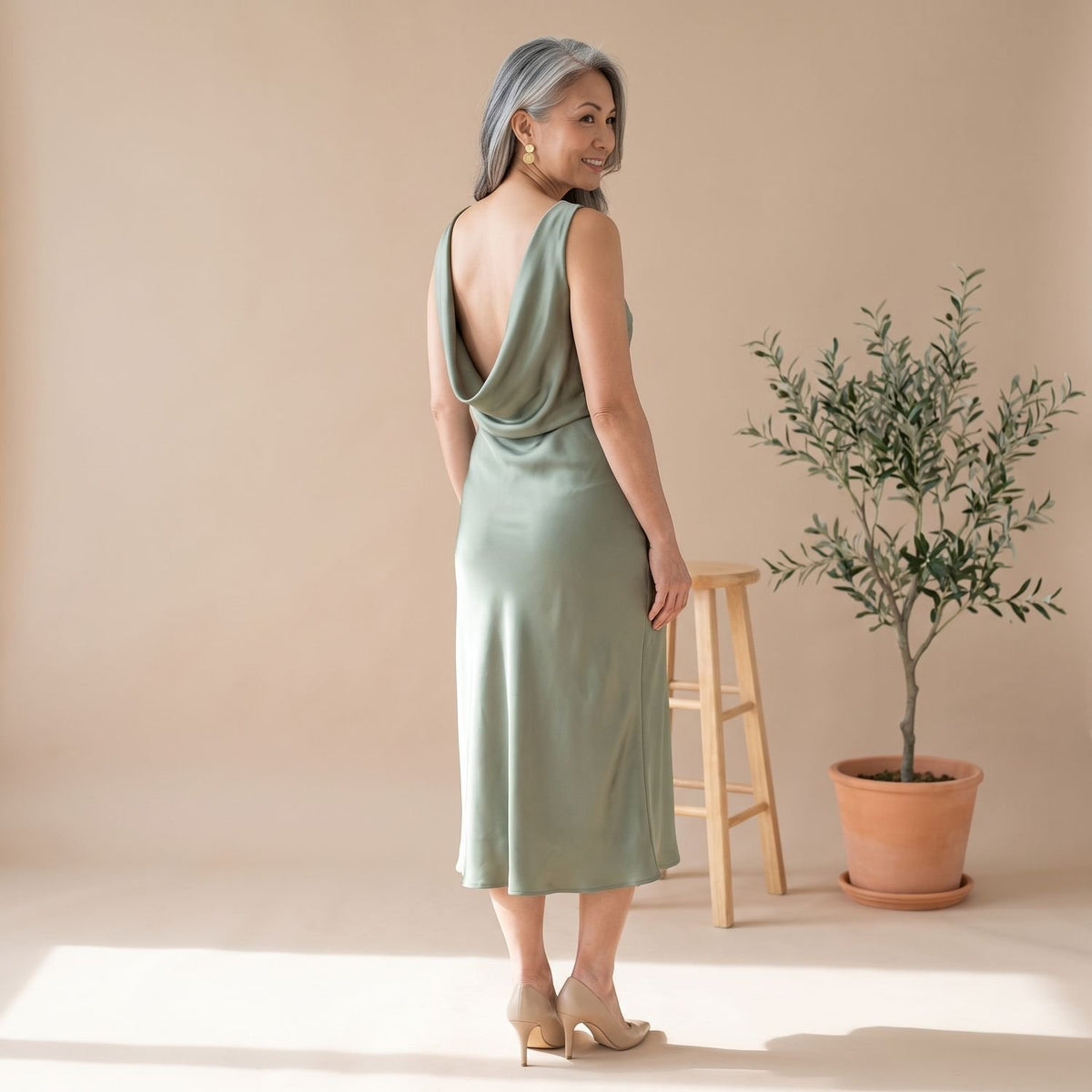 Women's Satin Cowl-Neck Cap-Sleeve Ruched Midi Cocktail Party Dress