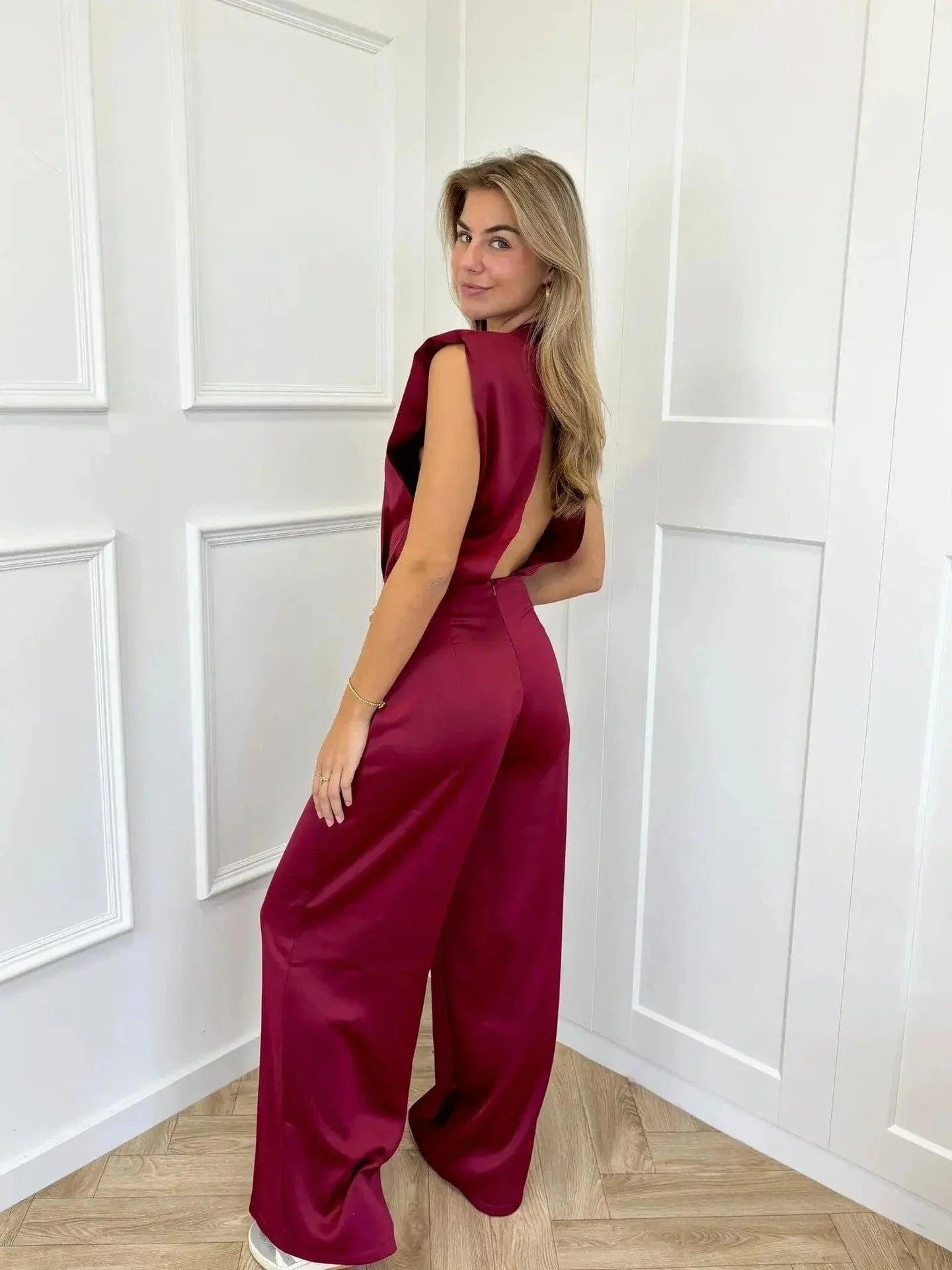 Women's Satin Wide-Leg Sleeveless High-Waist Jumpsuit - Bordeauxrood