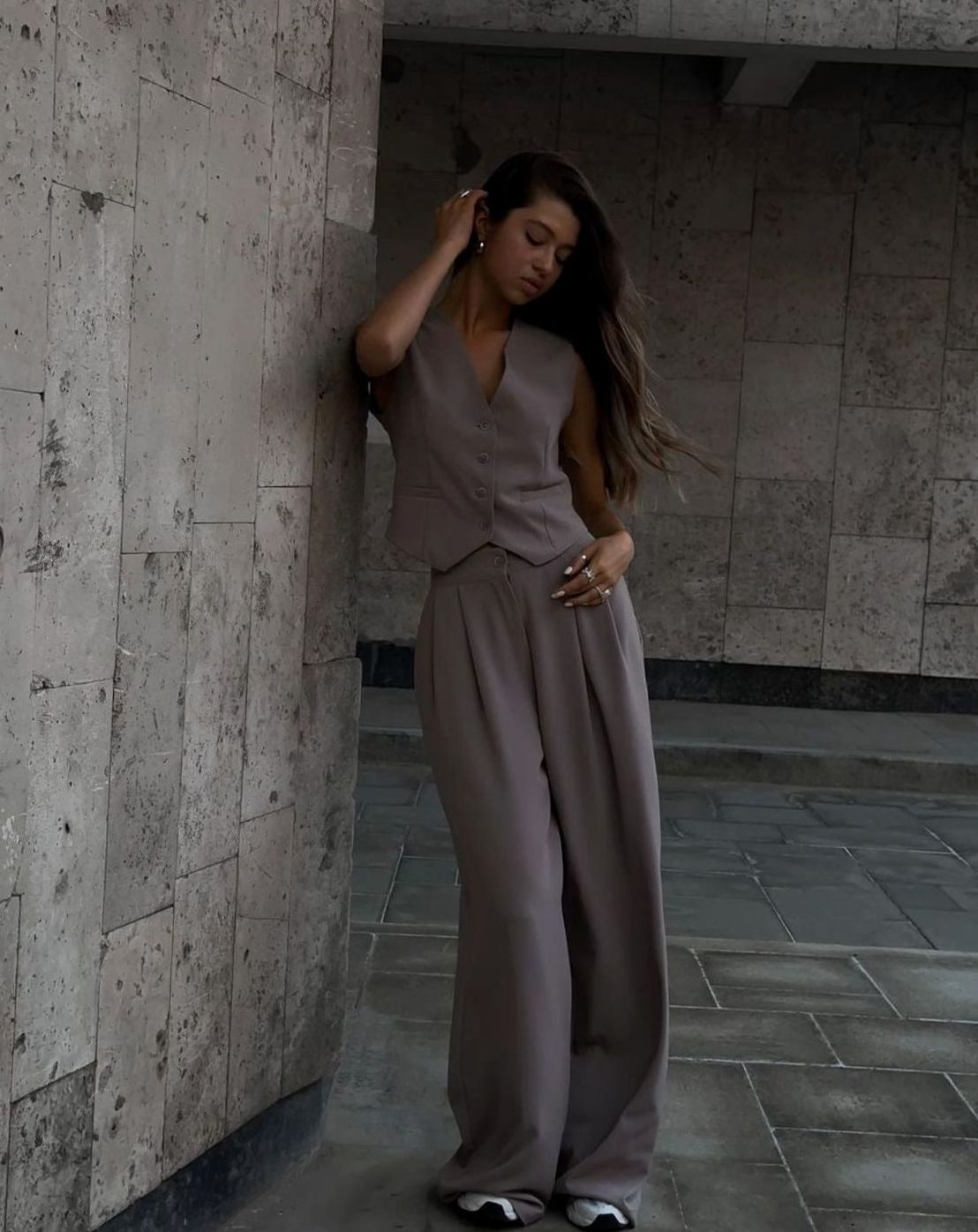 Women's Sleeveless V-Neck Waistcoat Wide-Leg Trouser Two-Piece Set - Light Grey