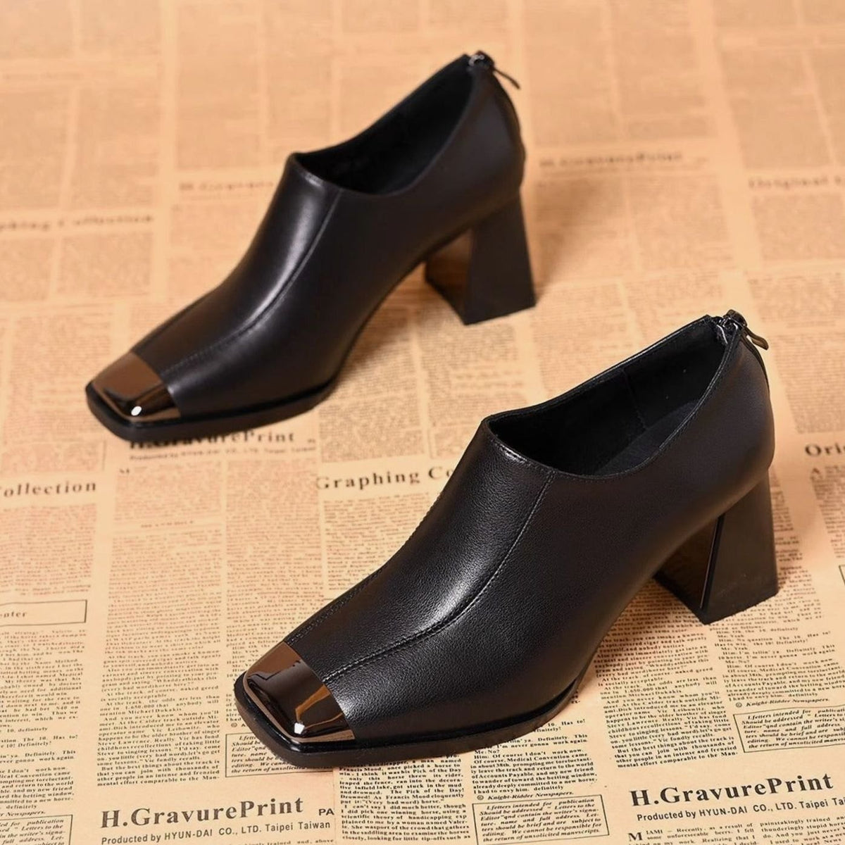 Women's Square Toe Closed Toe Block Heel Ankle Boots - Black