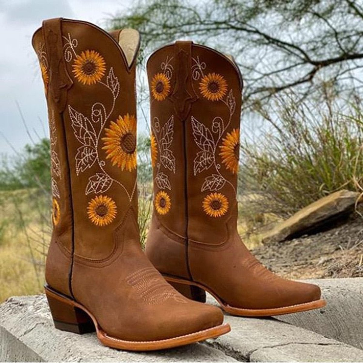 Women's Sunflower Embroidered Cowboy Ankle Boots Block Heel Pull-On